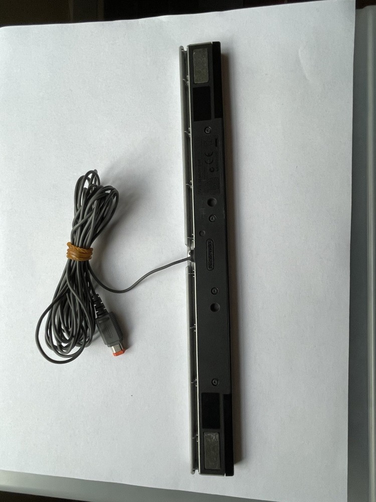 Nintendo RVL014 Original Wii Sensor Bar - Silver