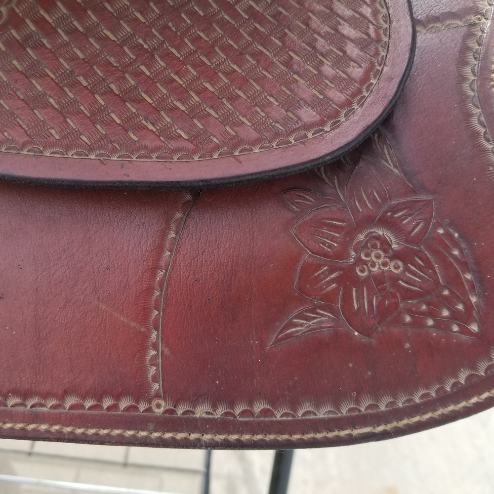 Western Saddle 17 inch tree, beautiful tooling