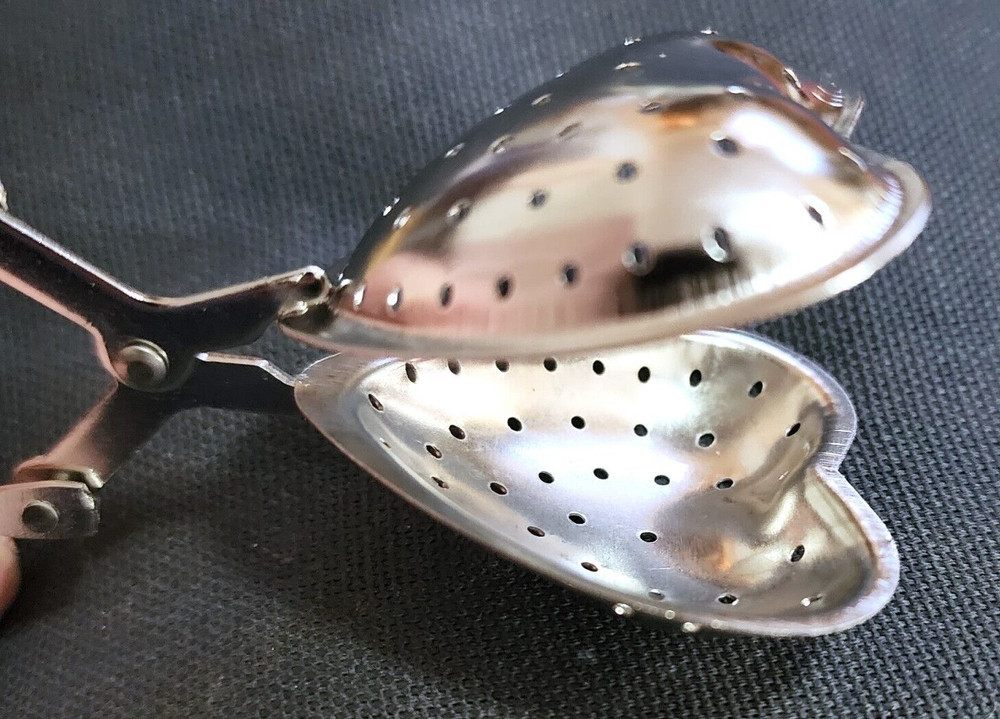Hand-held Tea Strainer Heart