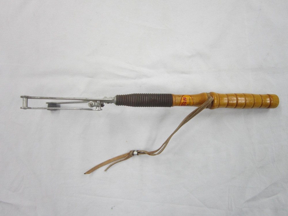 Vintage Western Hand Trap