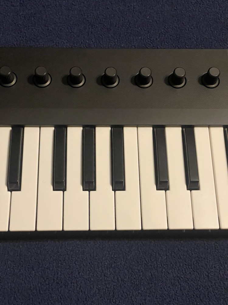 Native Instruments M32 Komplete Kontrol Keyboard Controller