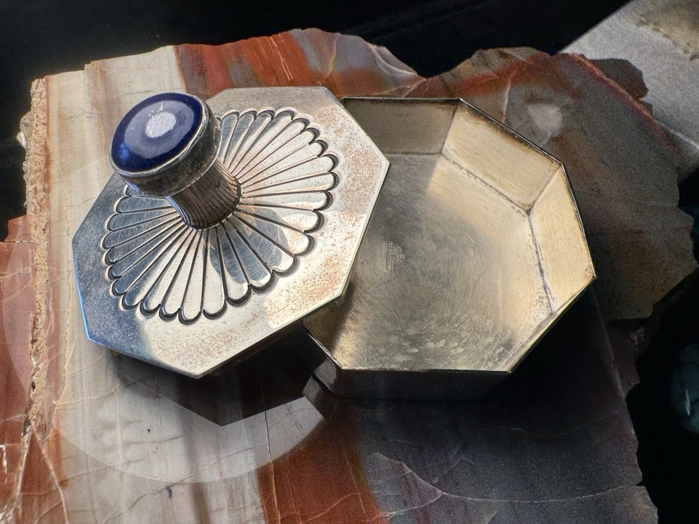 PJ Navajo Sterling Silver Octagonal Box with Lapis Handle 70g