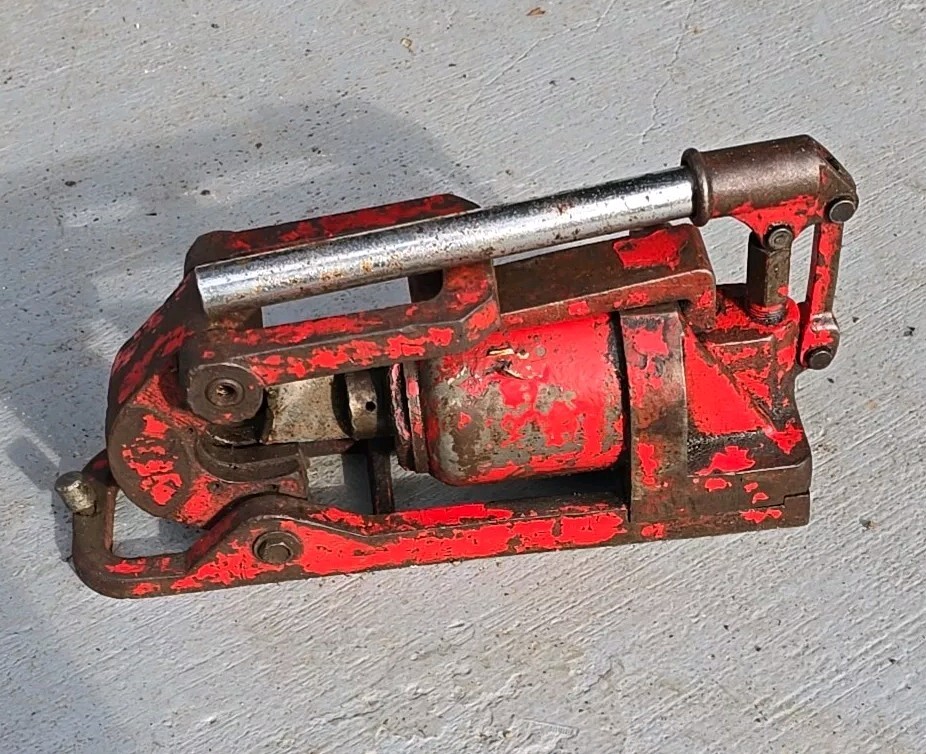 Old Hydraulic Steel Wire Cutter