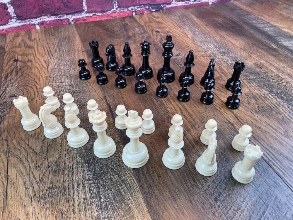 Vintage E.S. LOWE CHESS SET ONLY - Complete Set Without Board Case or Any Papers