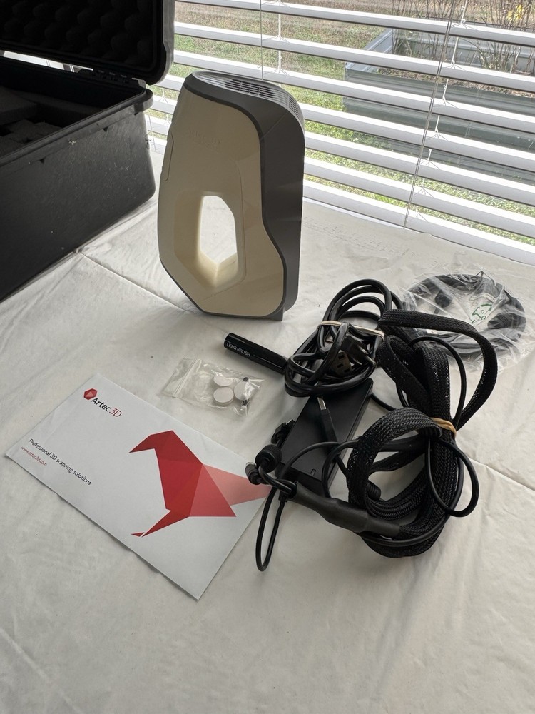 Artec Eva-M 3D Scanner – Structured Light Industrial Handheld (Geometry Capture)