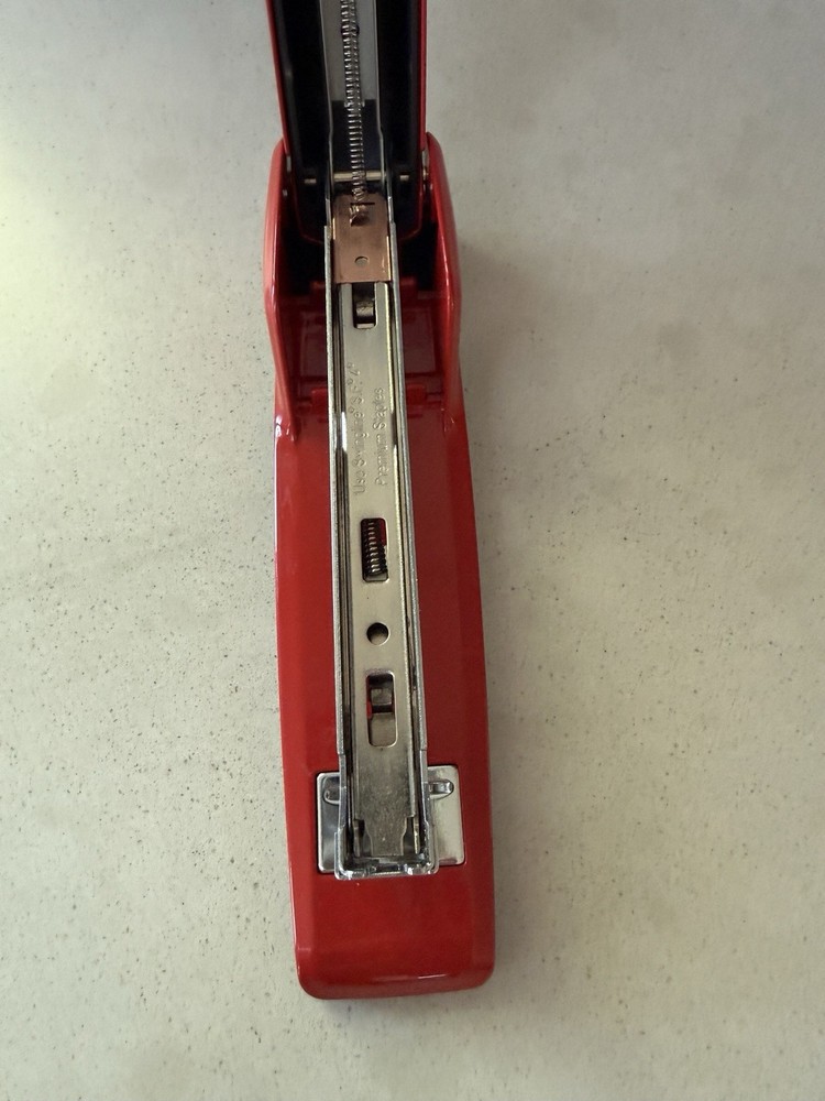 Swingline 747 Classic Red Stapler Durable Metal Construction Office Desktop Tool