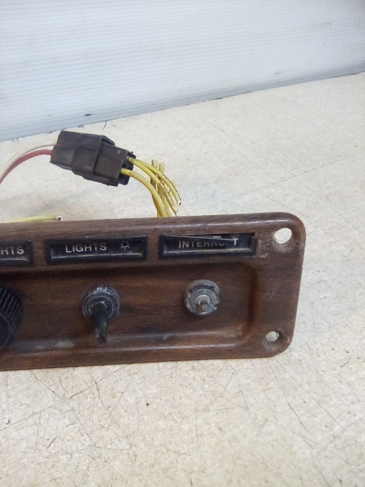 Freightliner FLD 22-25266-004 Dash Switch Panel