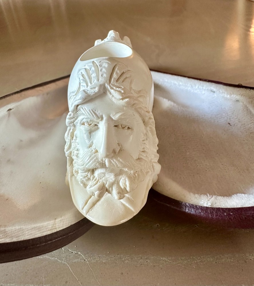 Block meerschaum pipe in case