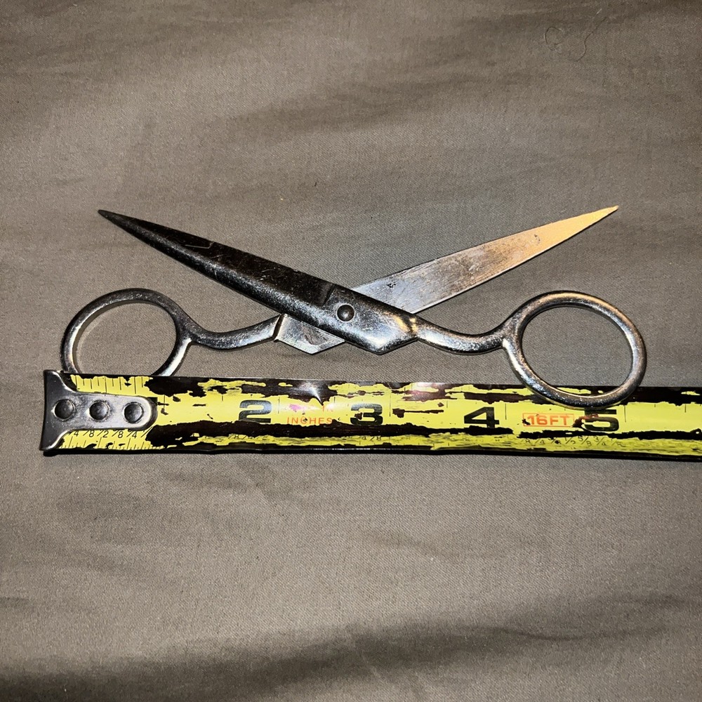 Vintage Scissors 5 1/4″ Long