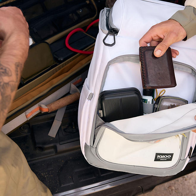 IGLOO MARINE BACKPACK Soft Side Cooler Zippered Pockets Cell Touchscreen Window