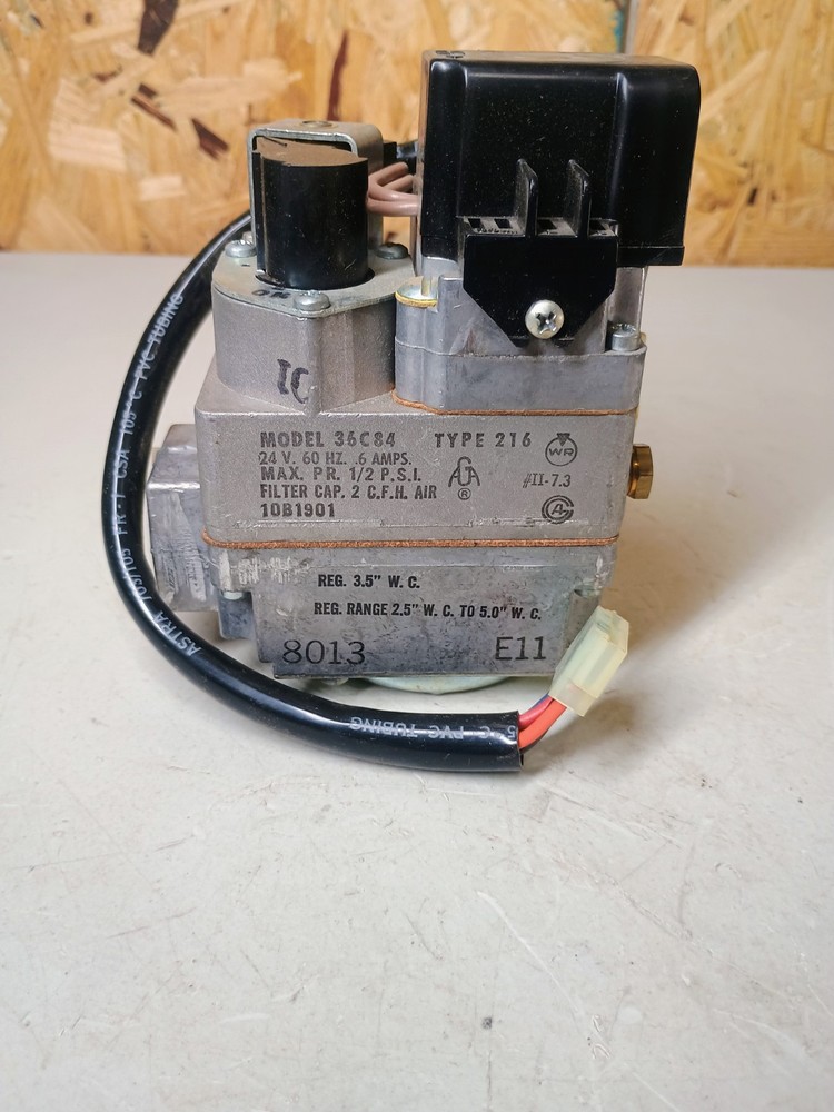 White Rodgers 36C84 216 HVAC Furnace Gas Valve B309137-P04