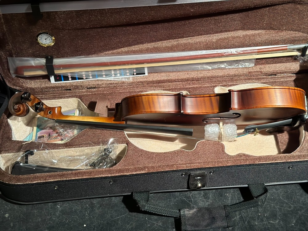 Brand New Unbranded 4/4 Violin