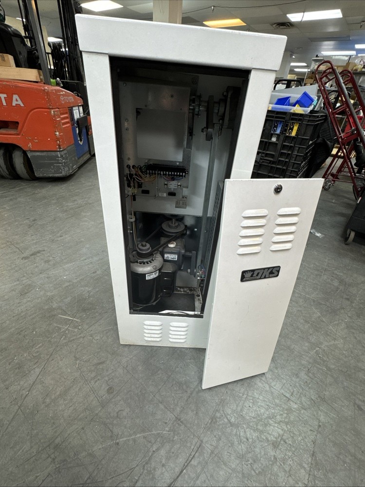 DoorKing Inc. 1601-080 Barrier Gate