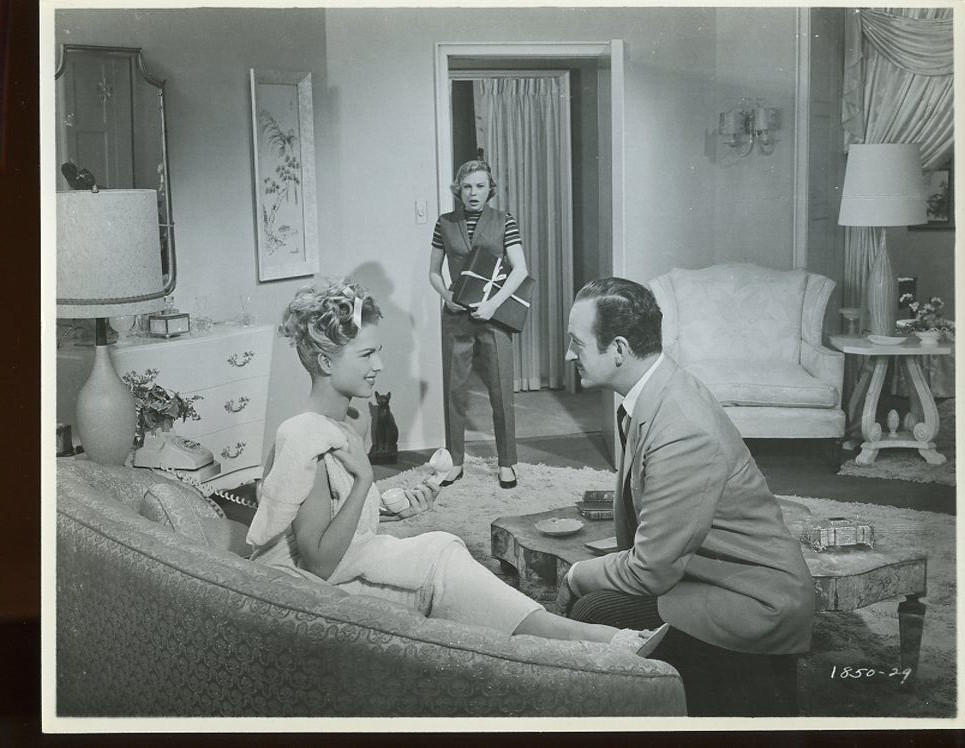 MARTHA HYER  ORIG  7X9 PHOTO  8362