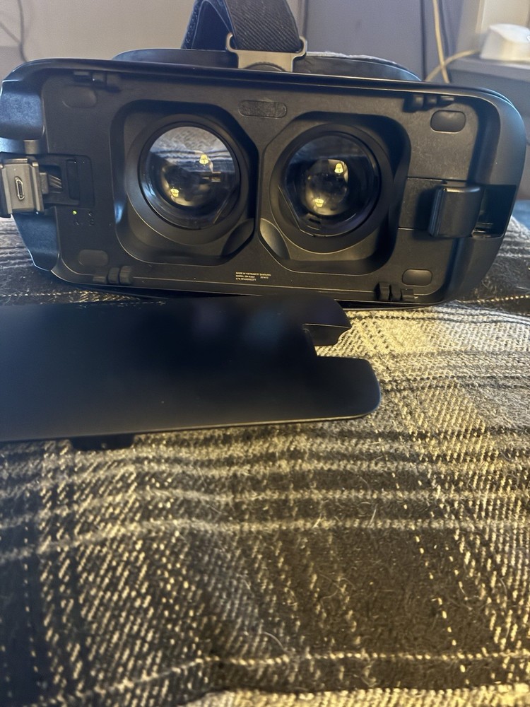 Samsung Gear VR Oculus - Very Good Condition!