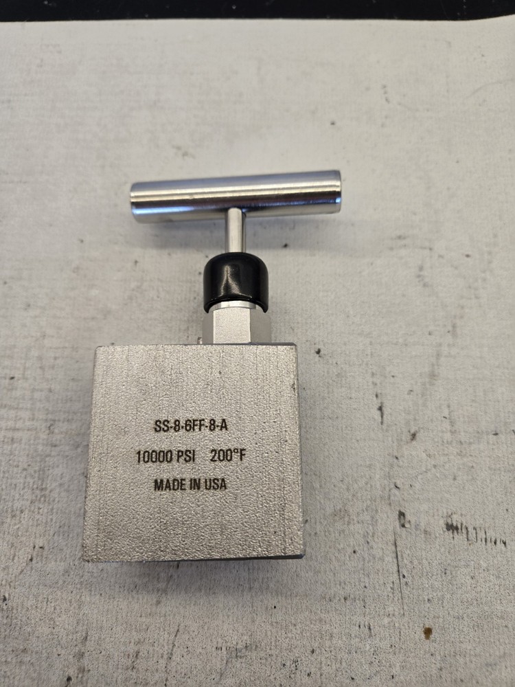 Tylok Needle Valve SS-8-6FF-8-A