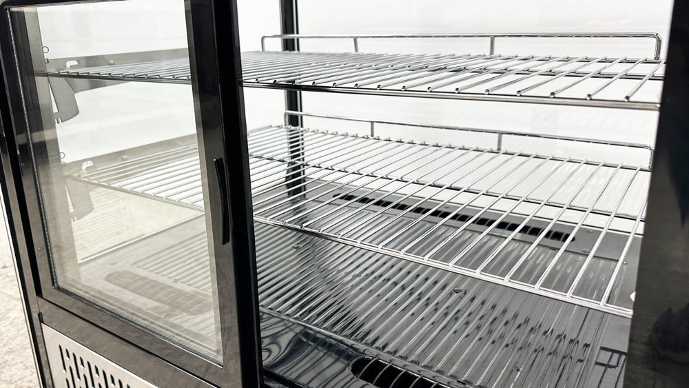 23" Refrigerated Countertop Bakery Display Case