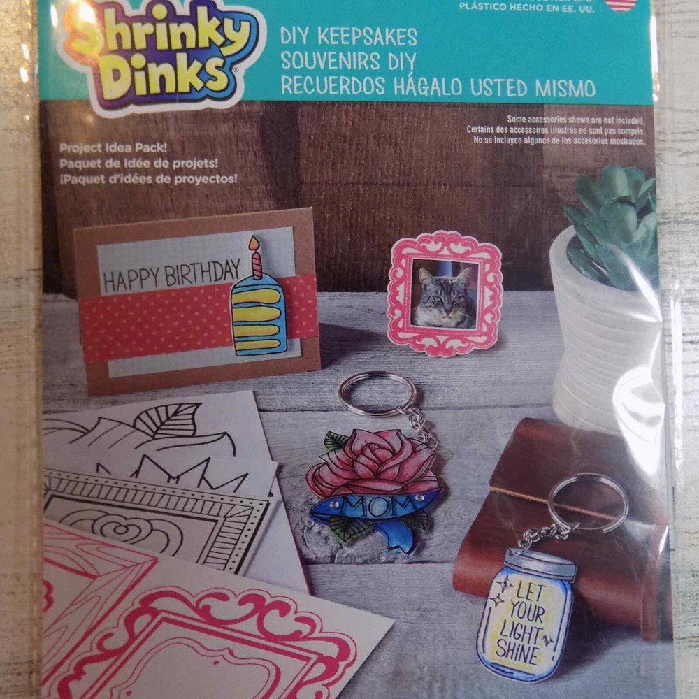 SHRINKY DINKS DIY Keepsakes Souvenirs Craft Kit ~ Keychains