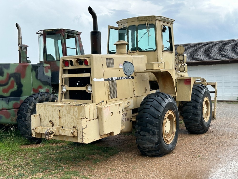 International Hough M10A Rough Terrain Forklift