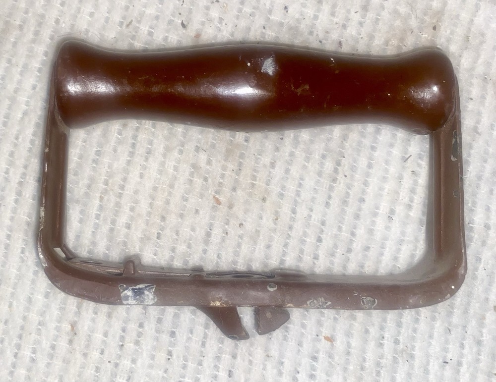 ANTIQUE SAD IRON WITH REMOVEABLE WOOD HANDLE