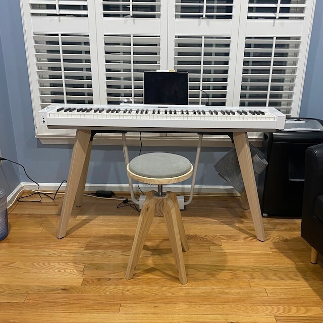 Piano stool