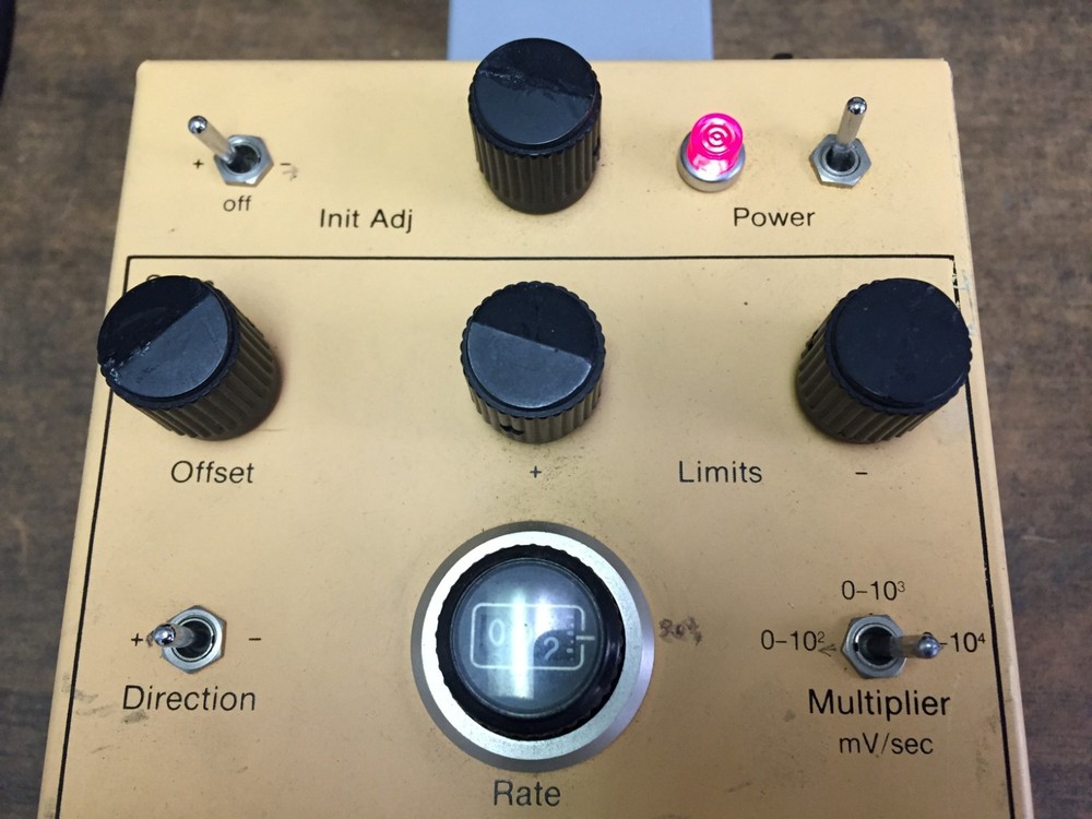 Bioanalytical Systems BAS CV-1B-120 CV-1B Cyclic Voltammograph - Power on