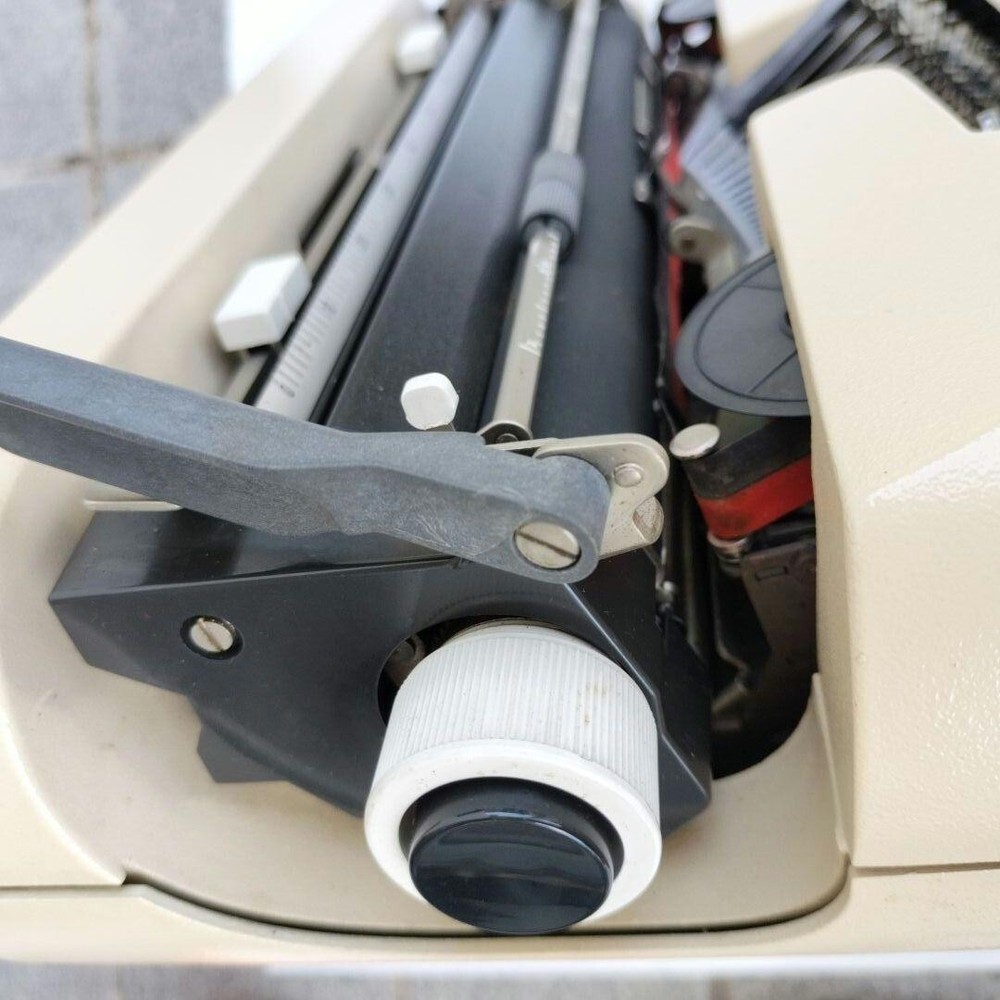 olivetti lettera 35 Typewriter NoChecked