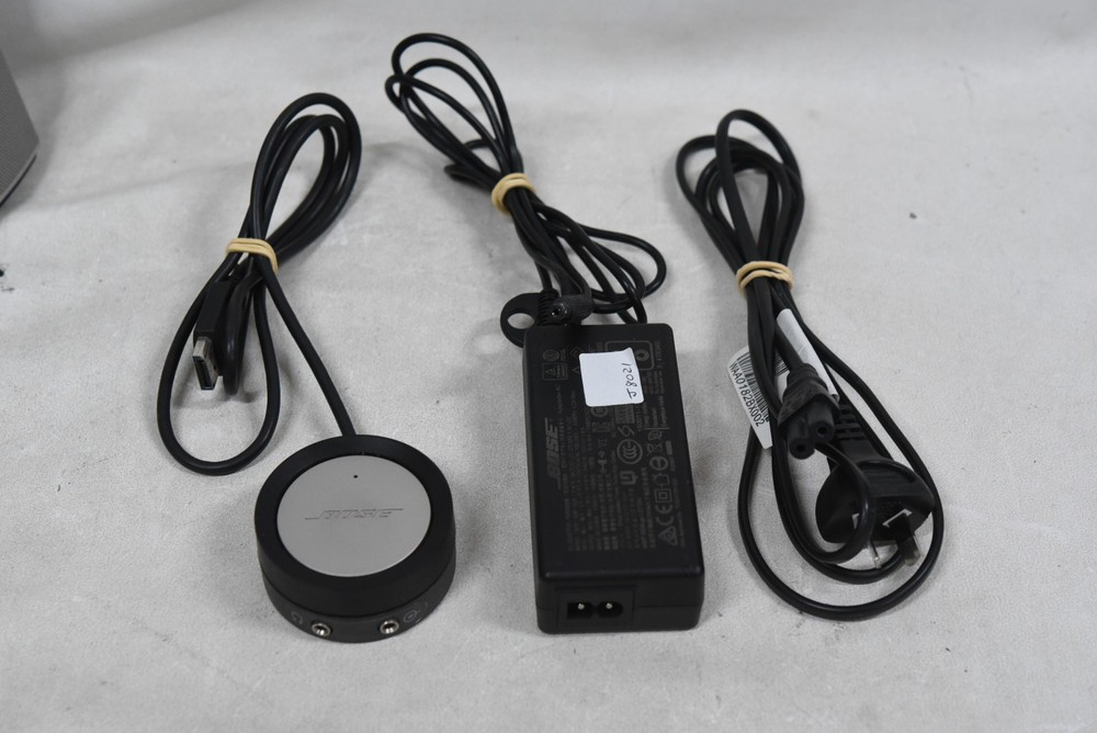 Bose Companion 20 Multimedia Speaker System with Volume Controller - Silver