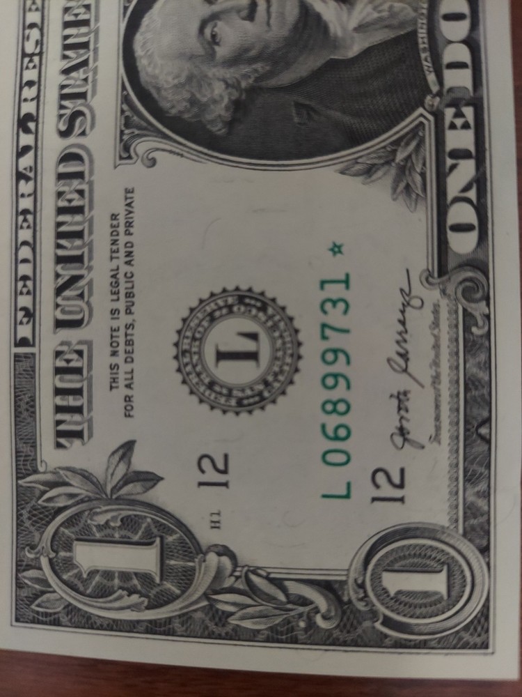 **Uncirculated 2017 *Rare *Error* Solid Starnote .(1dollar) 1 Solid /1 Hollow**