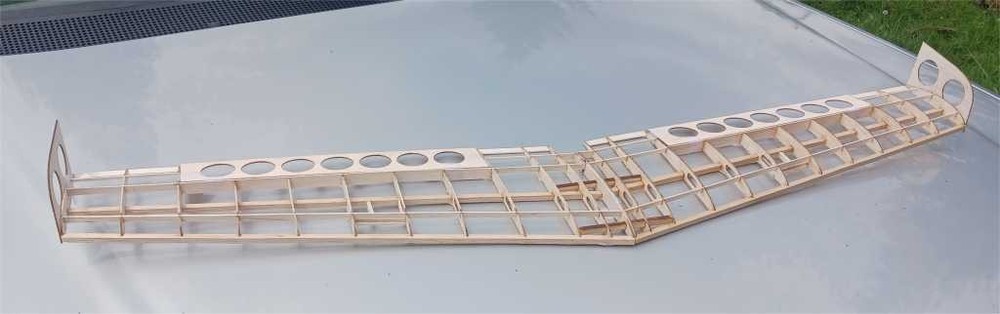 Aeroscout wing, Slow flyer wing, short kit with covering.