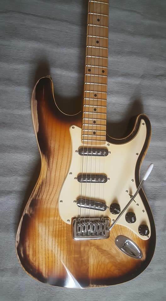 STRATOCASTER MODEL GUITAR