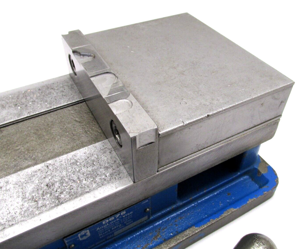 KURT ANGLOCK 6" MILLING MACHINE VISE w/ JAWS & HANDLE - #D675