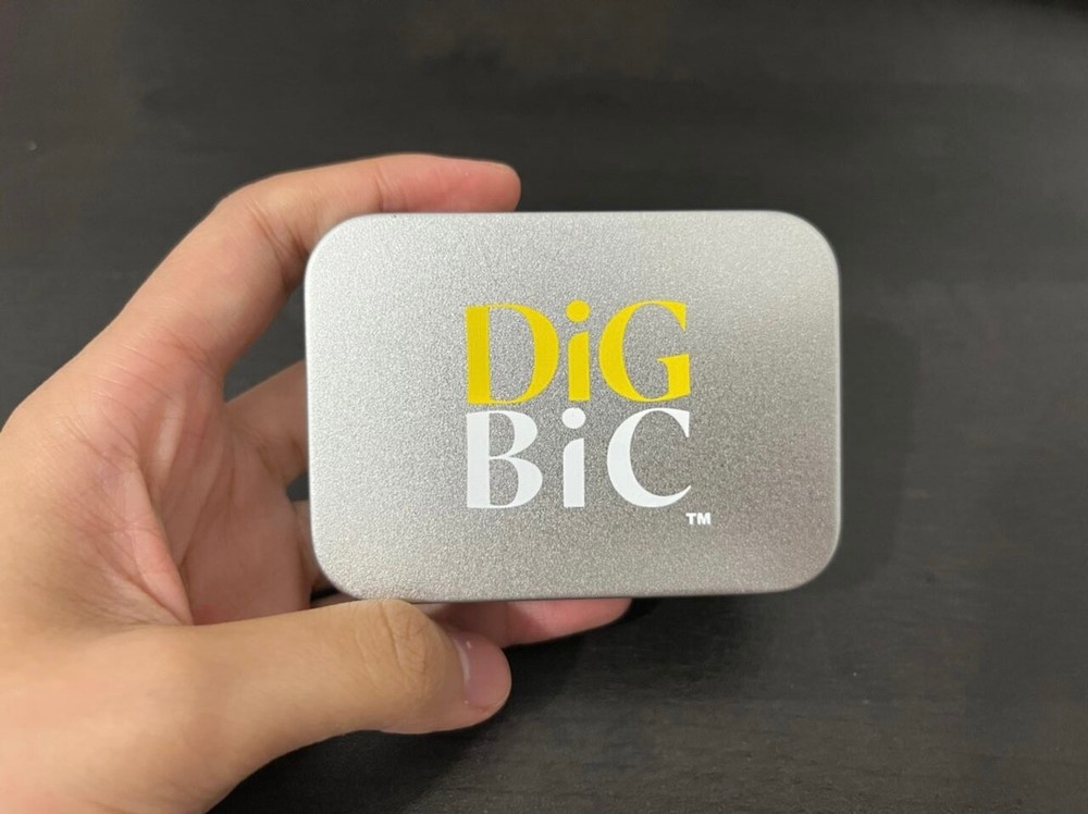 DiGBiC™ refillable lighter with box. DiGBiC™ in a box! (Black)
