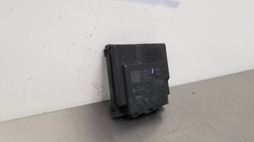 20 CADILLAC ESCALADE ESV THEFT LOCKING KEYLESS ENTRY CONTROL MODULE 13518834