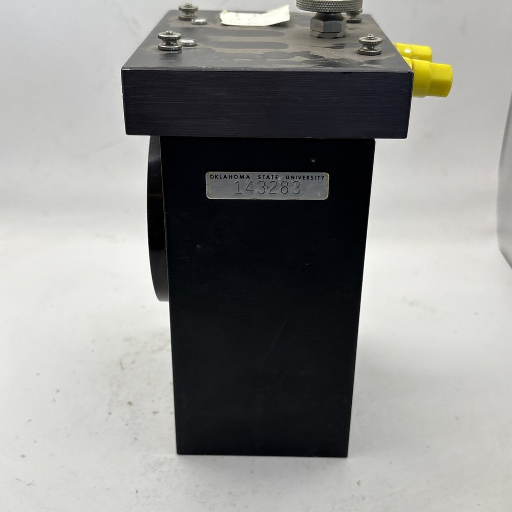 Oriel Corporation Light Source Lab Equipment