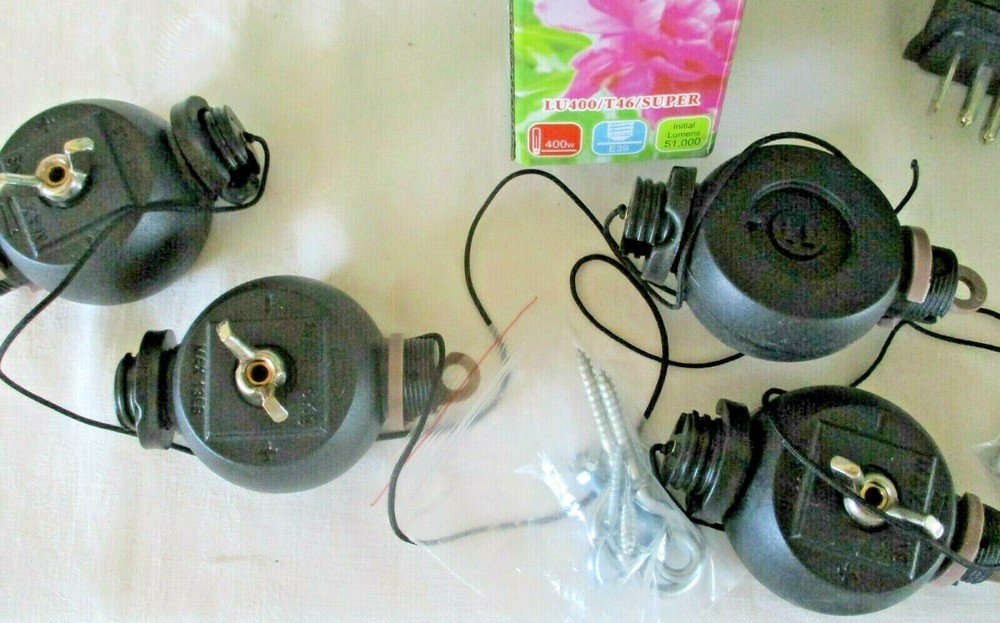 2 each SINOWELL 400W HPS & MH Grow Light Bulbs, Wing Reflector, Timer, Rollers