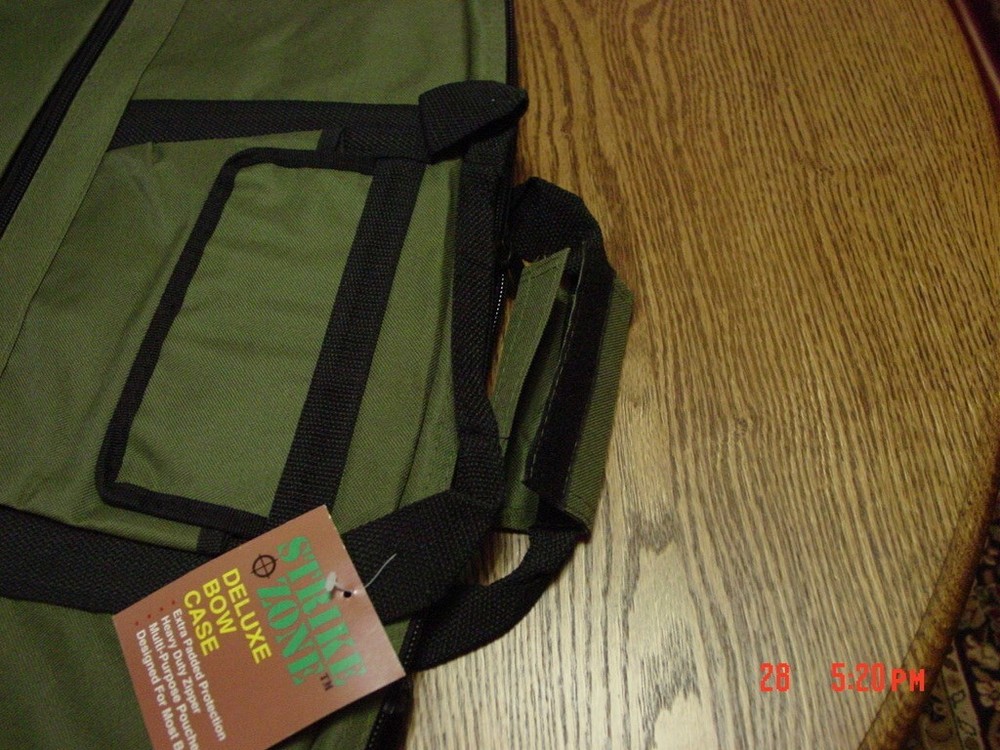 NWT Green Soft Side Bow Case by Strike Zone