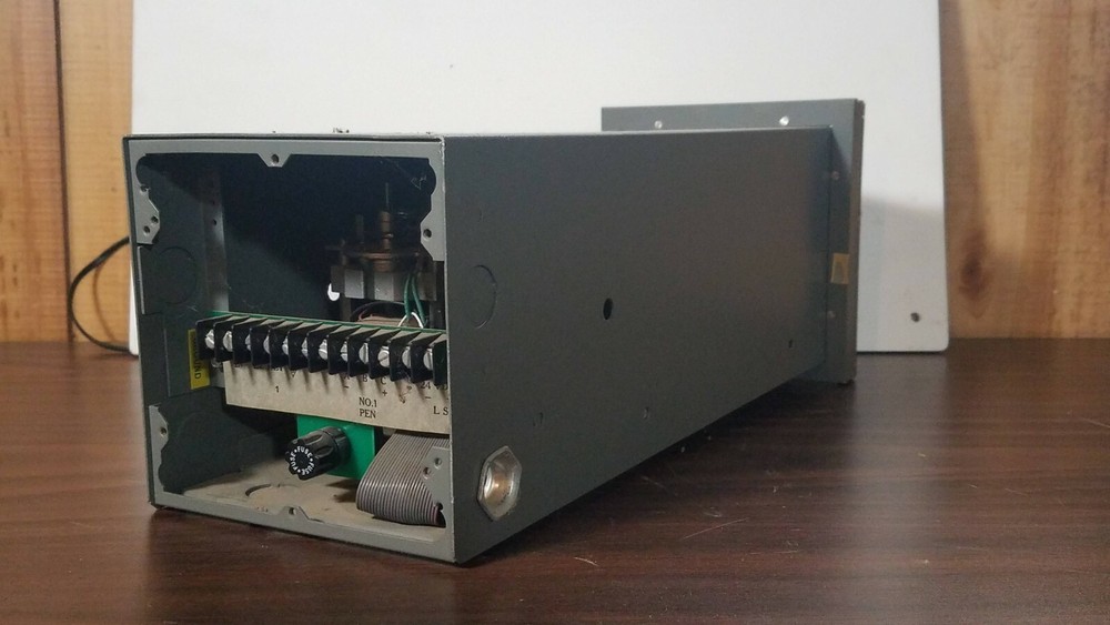 Bristol Babcock 462110G chart recorder, broken glass front
