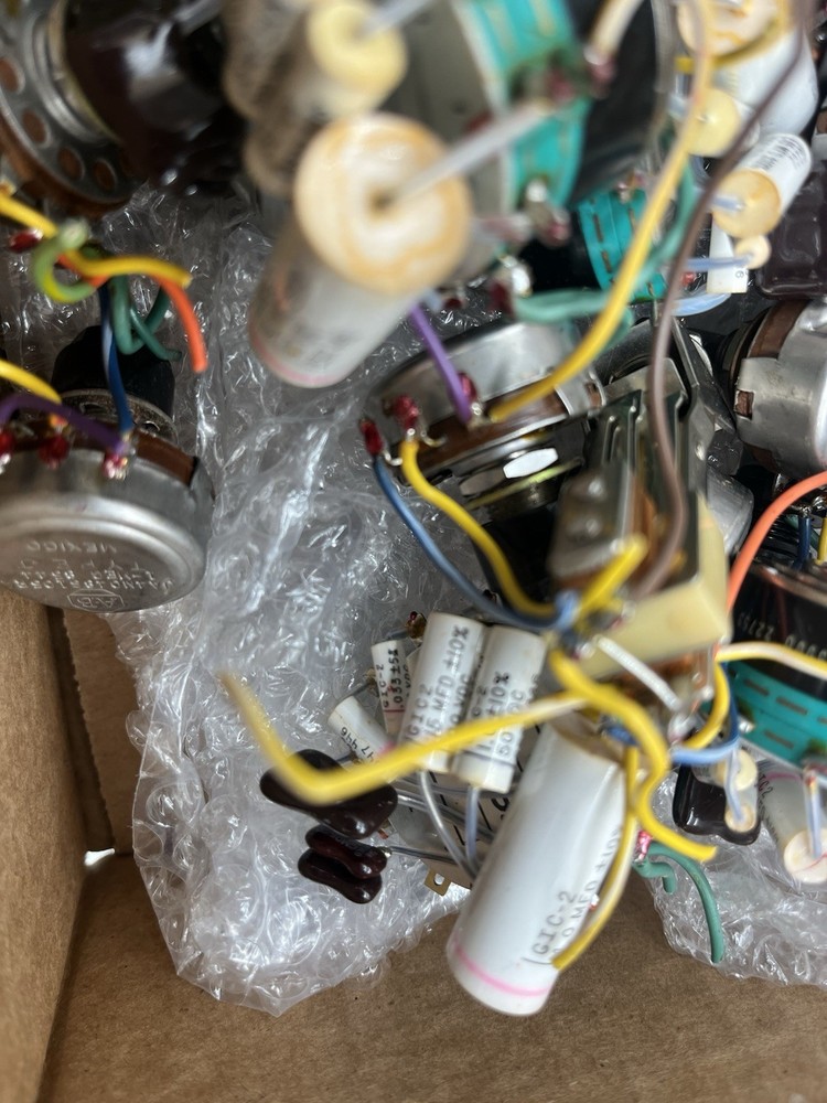 Misc Electronics (UNTESTED) INCLUDES ALLEN BRADLEY TYPE J potentiometer