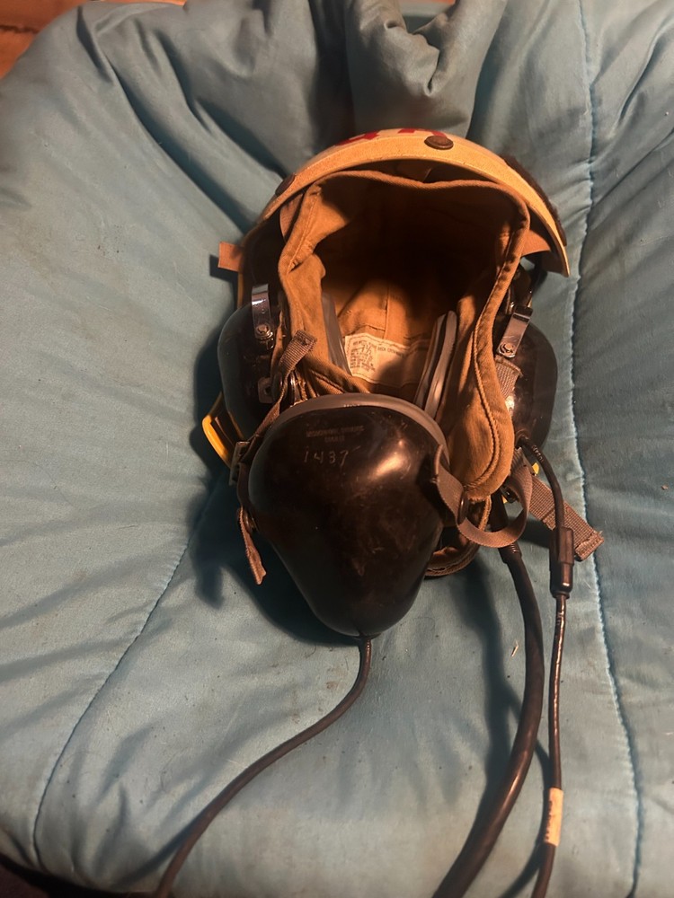 U.S. NAVY FLIGHT DECK  HELMET, COMPLETE WITH COMMS. FREE SHIPPING