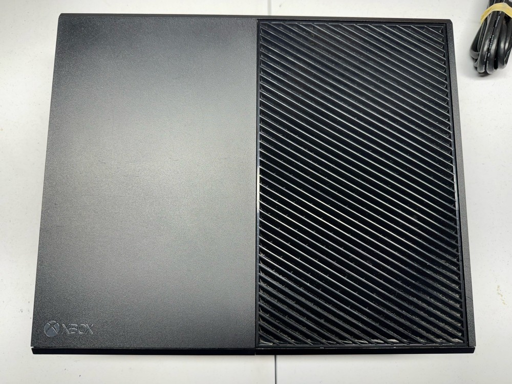 Xbox One 1540 Black Console with Power Supply and Controller 500 GB