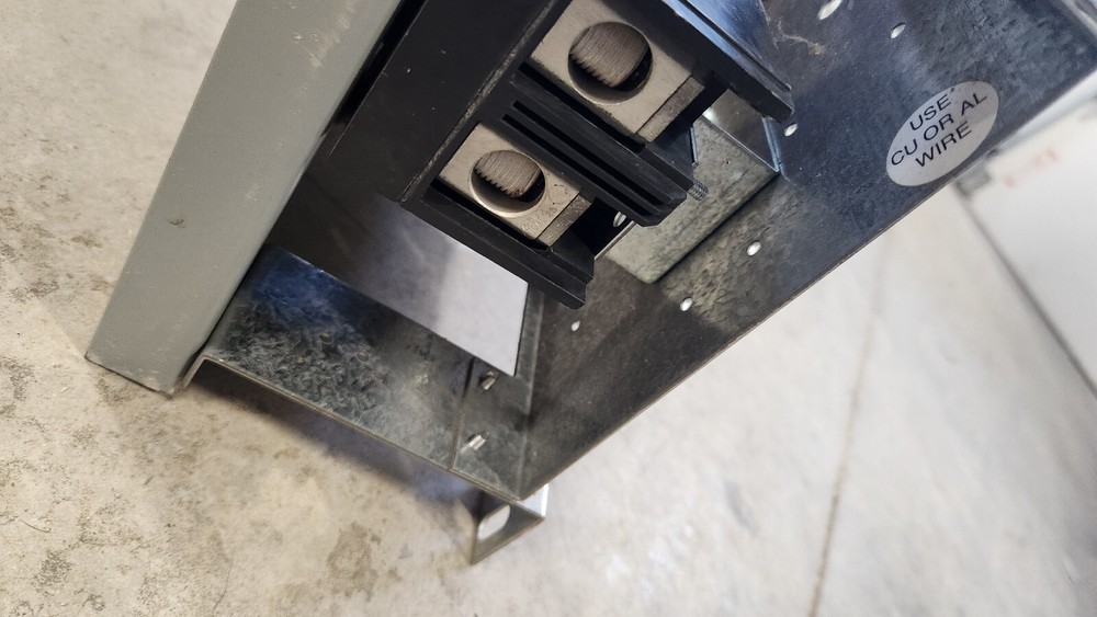 General Electric 200A x 30-SPACE Class CTL THHQB Breaker Panelboard. USED