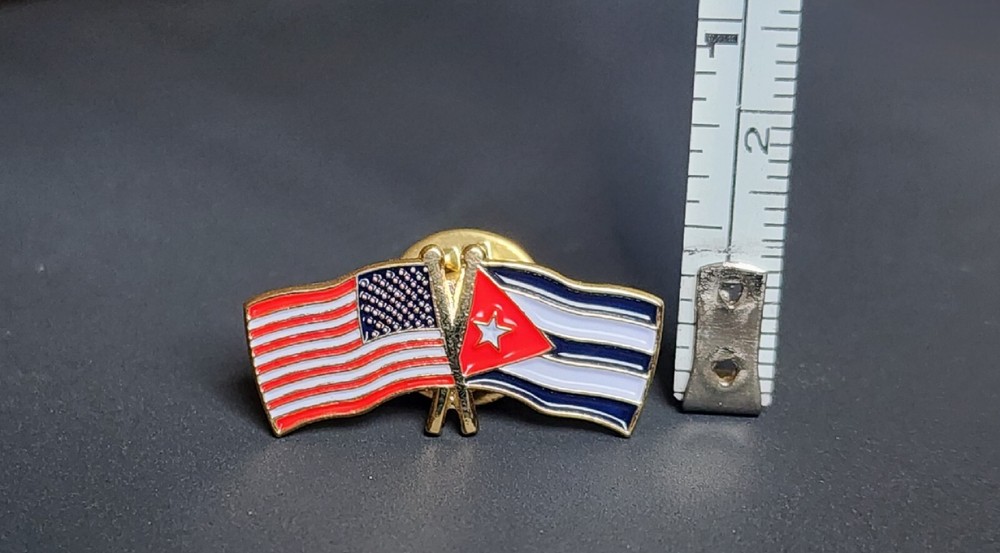 Cuban / American Flags Pin