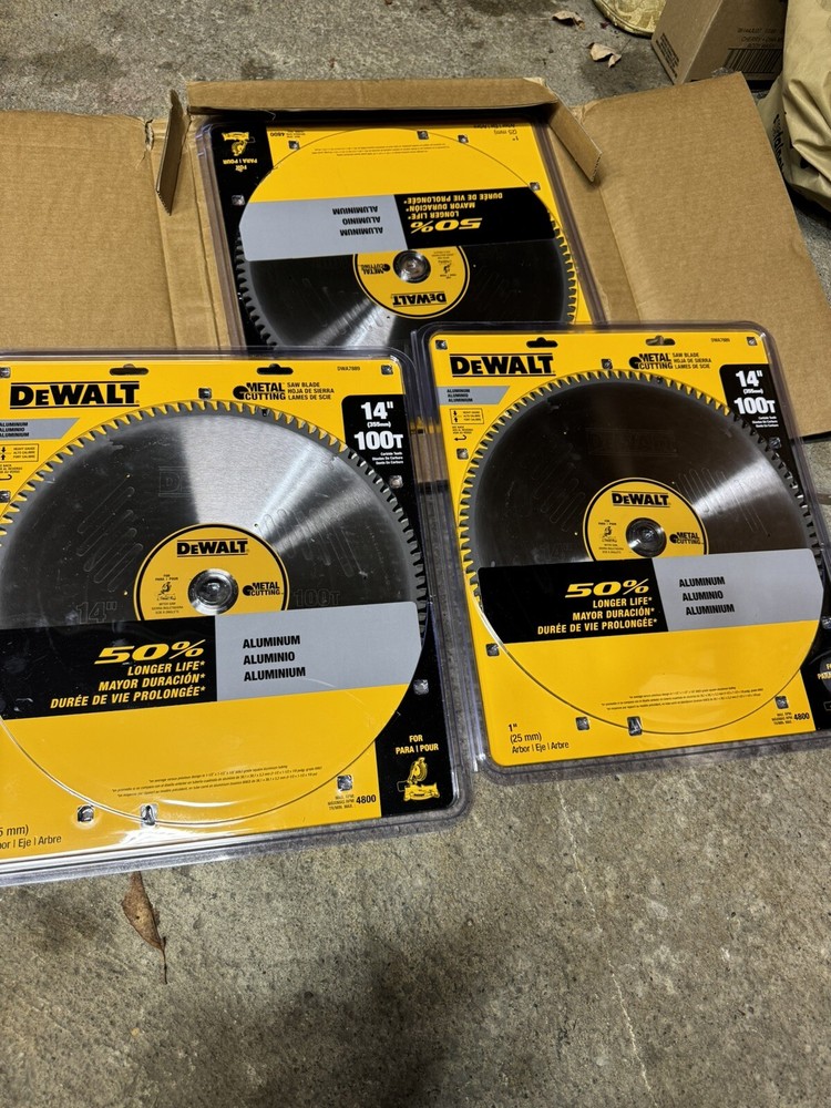 DWA7889