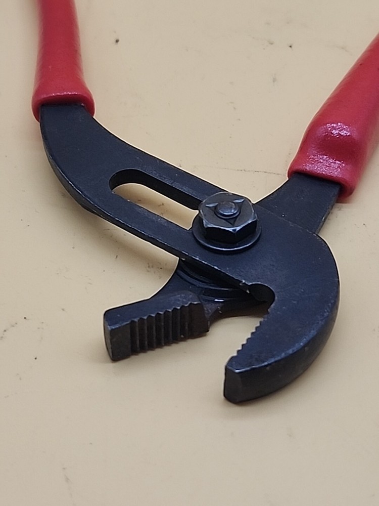 Snap-on Tools Adjustable Adjustable Joint Channel Pliers AWP65 USA