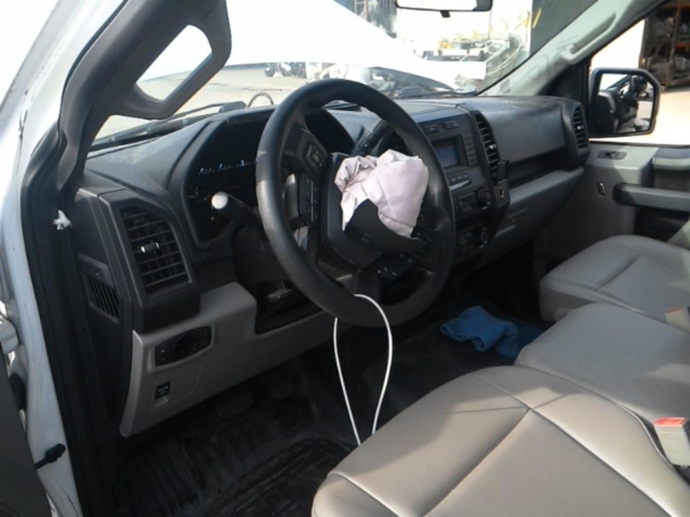 F150 2019 High Mounted Stop Light 104820185