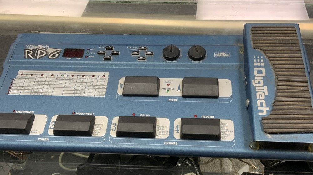 Digitech RP6 Guitar Multi-Effects Pedal no power cord.