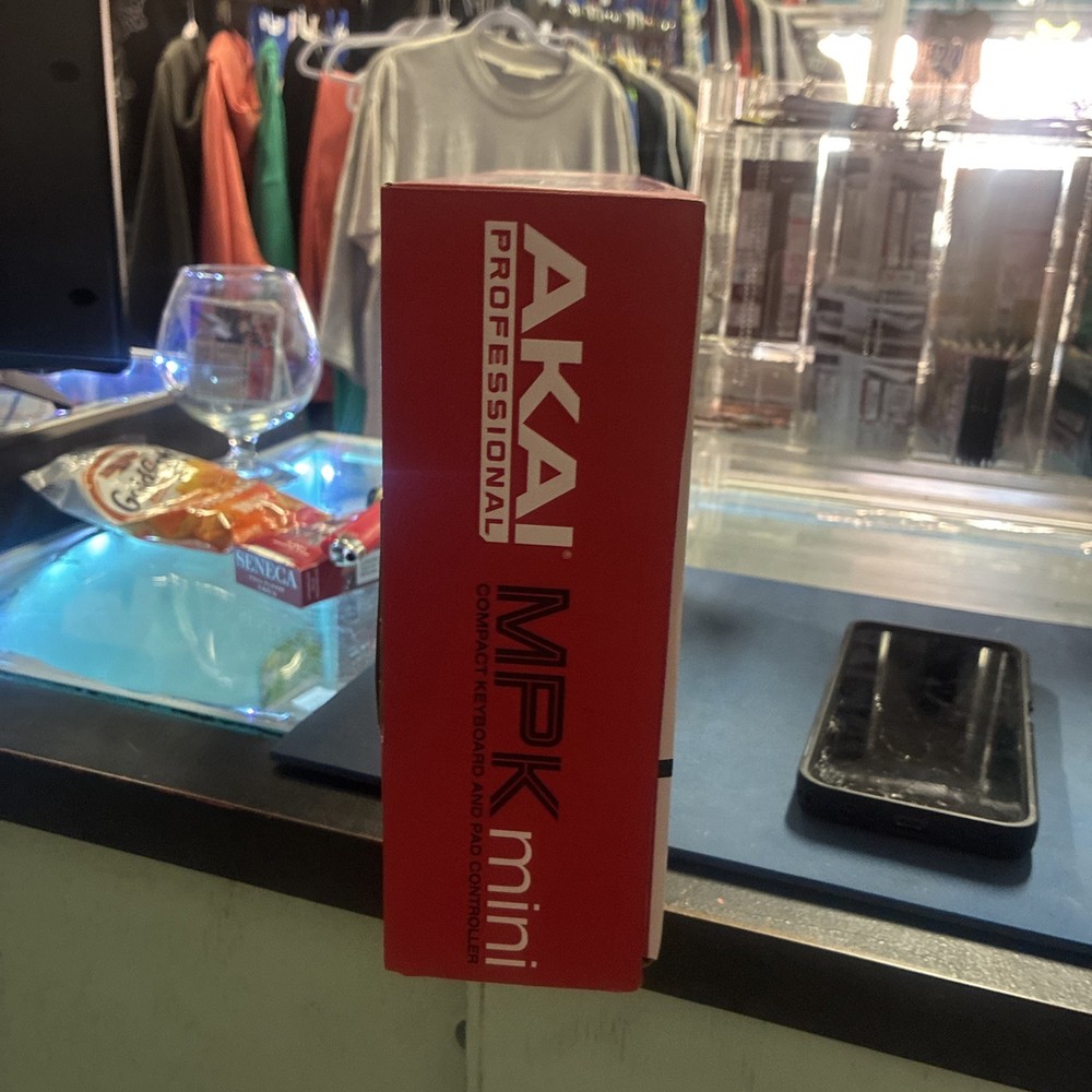 Akal Professional M P K Mini Compact Keyboard and Pad Controller for