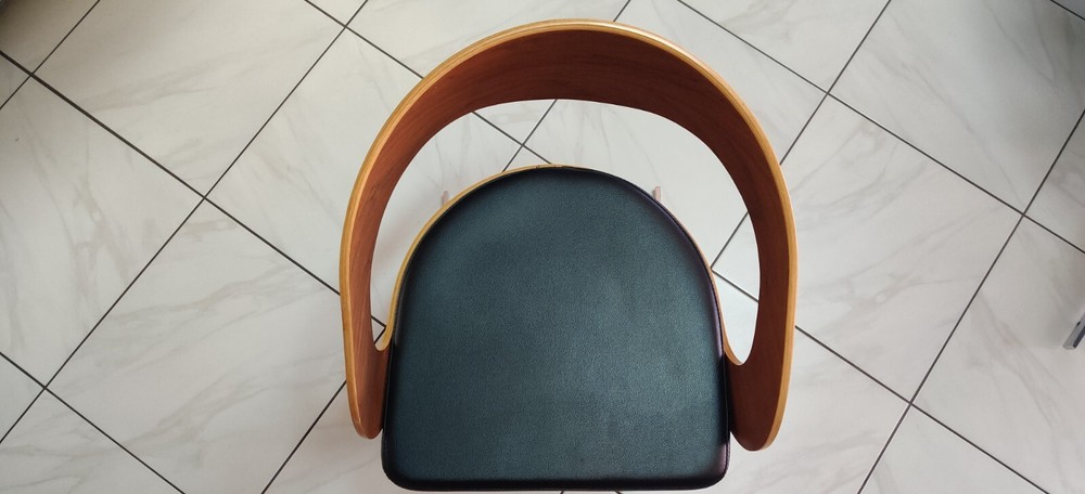 High End Custom Poker Table Set (8 Matching Charis)