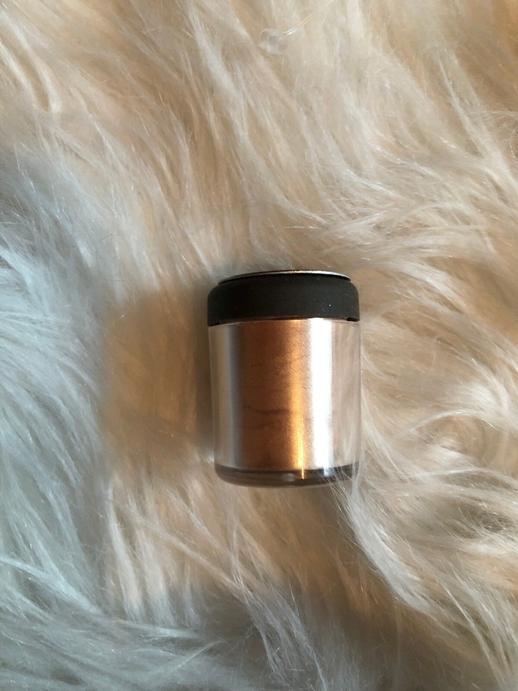 BECCA  ODETTE  SHIMMERING EYESHADOW PIGMENT